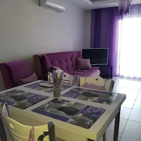 Emerald Dreams Apartment *